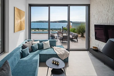 Beachfront Villa Luminara