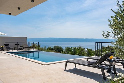 NEW! Stylish Villa Olea with heated pool and panoramic sea views