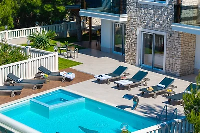 Villa Mirna, View & Pool Sea