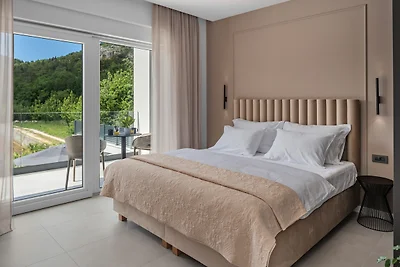 NEW Villa Adventure with 3 en-suite bedrooms, a Media room, private pool, 7km from Omiš