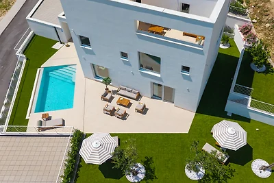 NEW! Villa A
