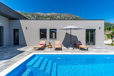 Neu! Villa Mir mit privatem Pool