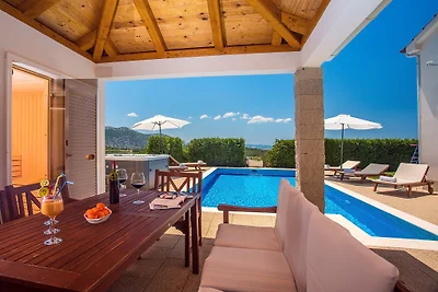 Villa Calma mit beheiztem Pool