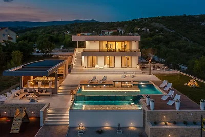 Villa Arya