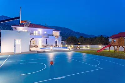 VILLA ALMIC mit beheiztem Pool