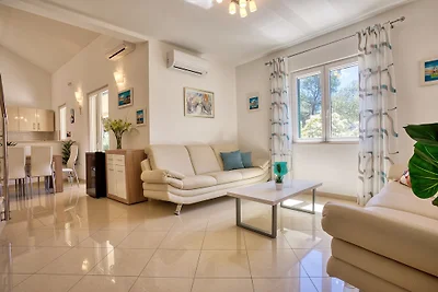NEU! Villa SAN mit beheiztem Pool