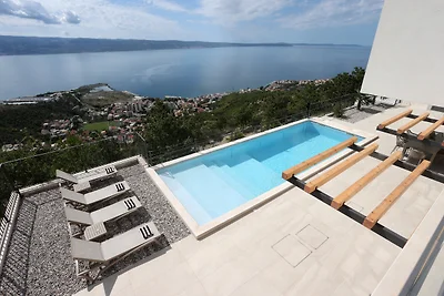 NEW! Villa Collina