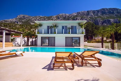VILLA KARIBIK