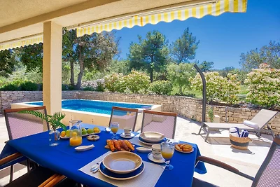 NEU! Villa SAN mit beheiztem Pool