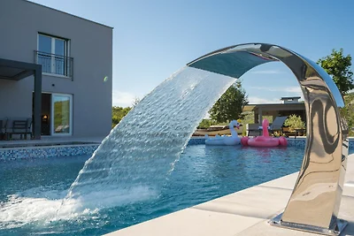 NEW! Villa River Rose