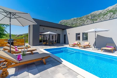 Neu! Villa Mir mit privatem Pool