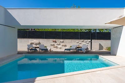 NEW! Villa Island Pearl