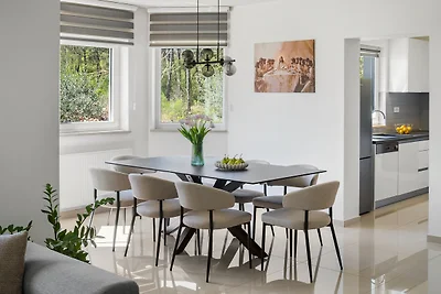 NEW! Villa Green Escape