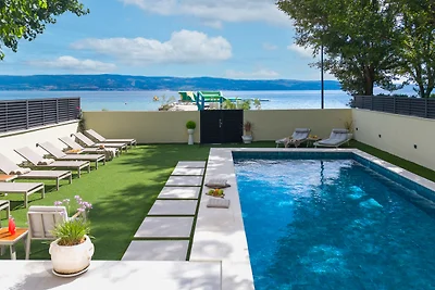 Strandvilla Erce mit 40m2 Pool