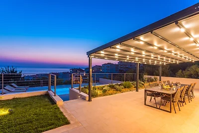 Villa Diva mit Schwimmbad,Meerblick