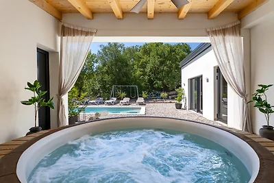 New! Villa Ellamar