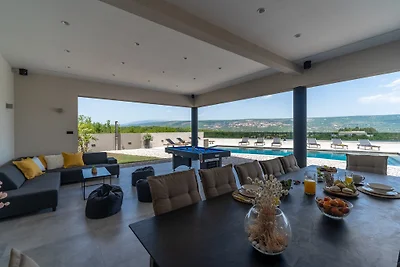 New! Luxury Villa Madre