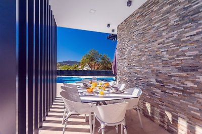 Modern Villa Casa Mia with Pool