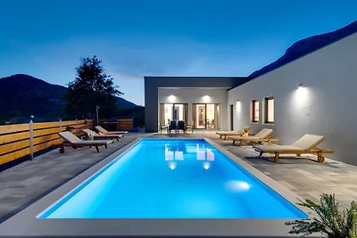 Neu! Villa Mir mit privatem Pool