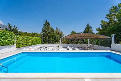 VILLA Provos bei Omiš mit Pool