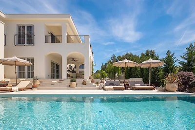 NEW! Villa Neta Lee