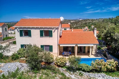NEU! Villa SAN mit beheiztem Pool
