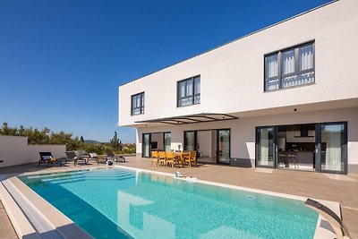 New! Stylish Villa Smiljana with 39