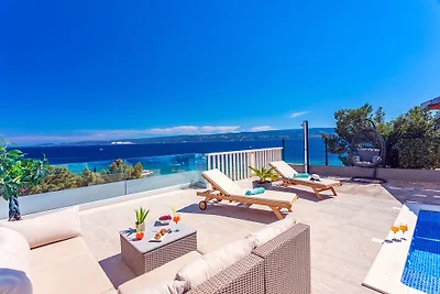 Villa Matan- Pool mit Meerblick