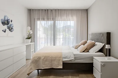 New! Villa Ellamar