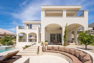 NEW! Villa Neta Lee