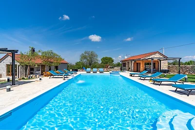 Promina Luxury Villa