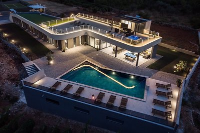 New! Luxury Villa Madre