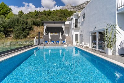 Luxury villa Cecilia, heated pool