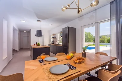 VILLA ALMIC mit beheiztem Pool