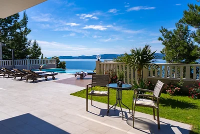 Villa Mirna, View & Pool Sea