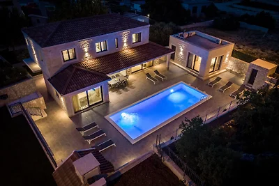 NEW! Stylish Villa Neven with pool