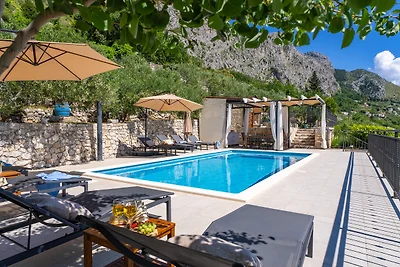 VILLA B2B mit beheiztem privat Pool