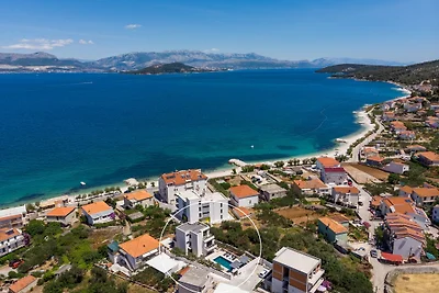 Villa Lady Maris with heated pool