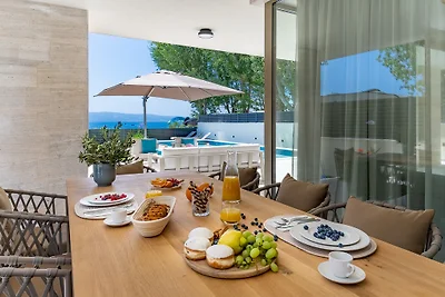 Strandvilla Erce mit 40m2 Pool