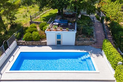 VILLA Provos bei Omiš mit Pool