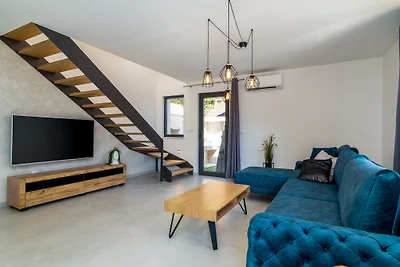 Brand new! Villa Falcon House
