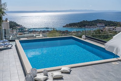 NEW Villa LEA with pool, sea views
