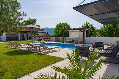 Villa Anja mit beheiztem Pool