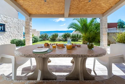 Villa Oslo, Pool & Blick aufs Meer