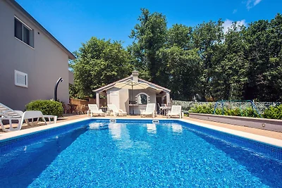 VILLA ANTONI mit beheiztem Pool