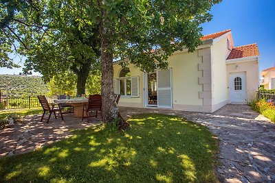 VILLA Provos bei Omiš mit Pool