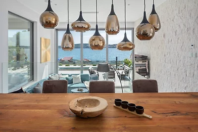 Beachfront Villa Luminara