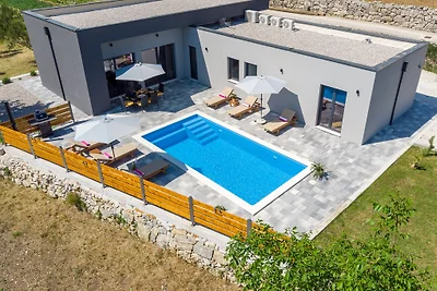 Neu! Villa Mir mit privatem Pool