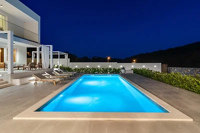VILLA ZEN mit 32m2 Pool, 7km Strand