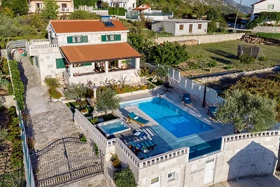VILLA Runje con piscina riscaldata